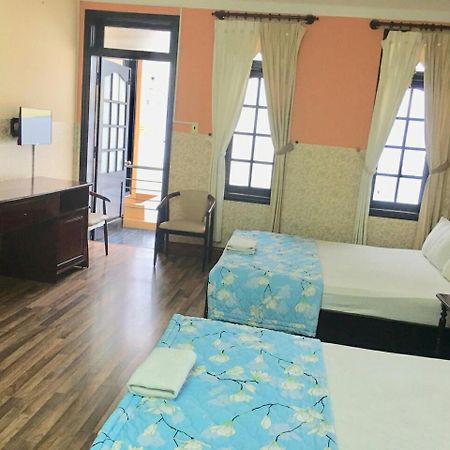Ponys Hotel Nha Trang Exteriör bild