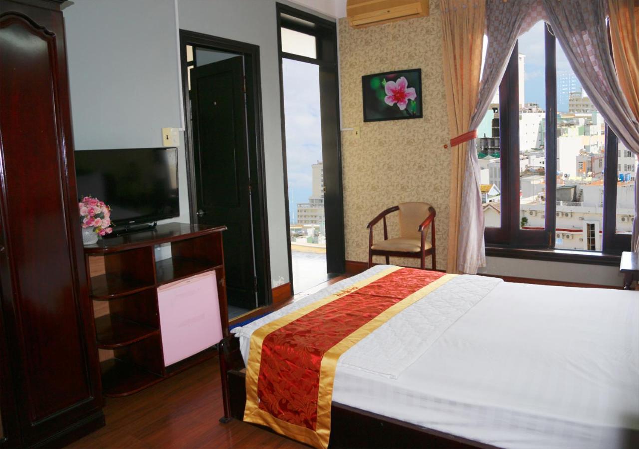 Ponys Hotel Nha Trang Exteriör bild