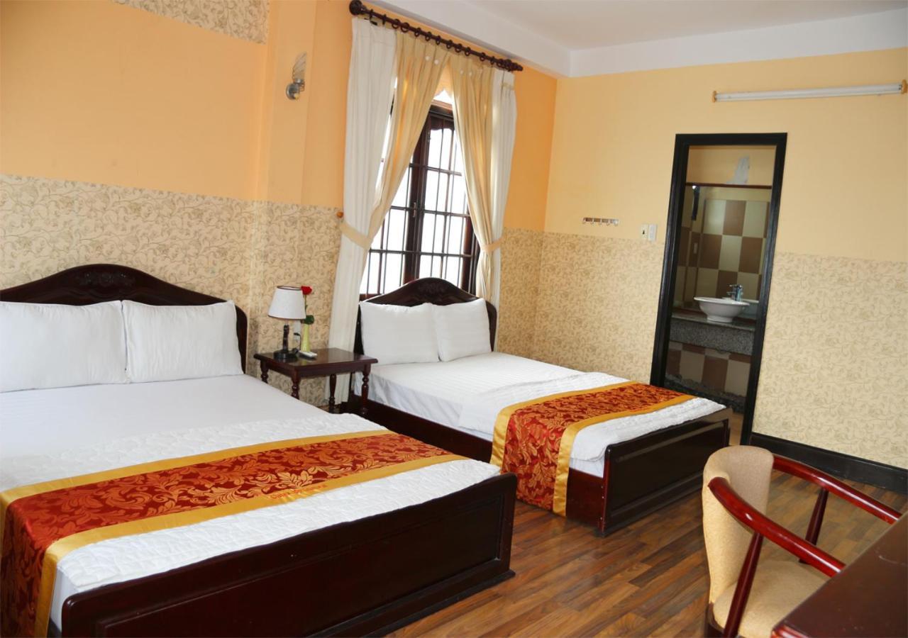 Ponys Hotel Nha Trang Exteriör bild