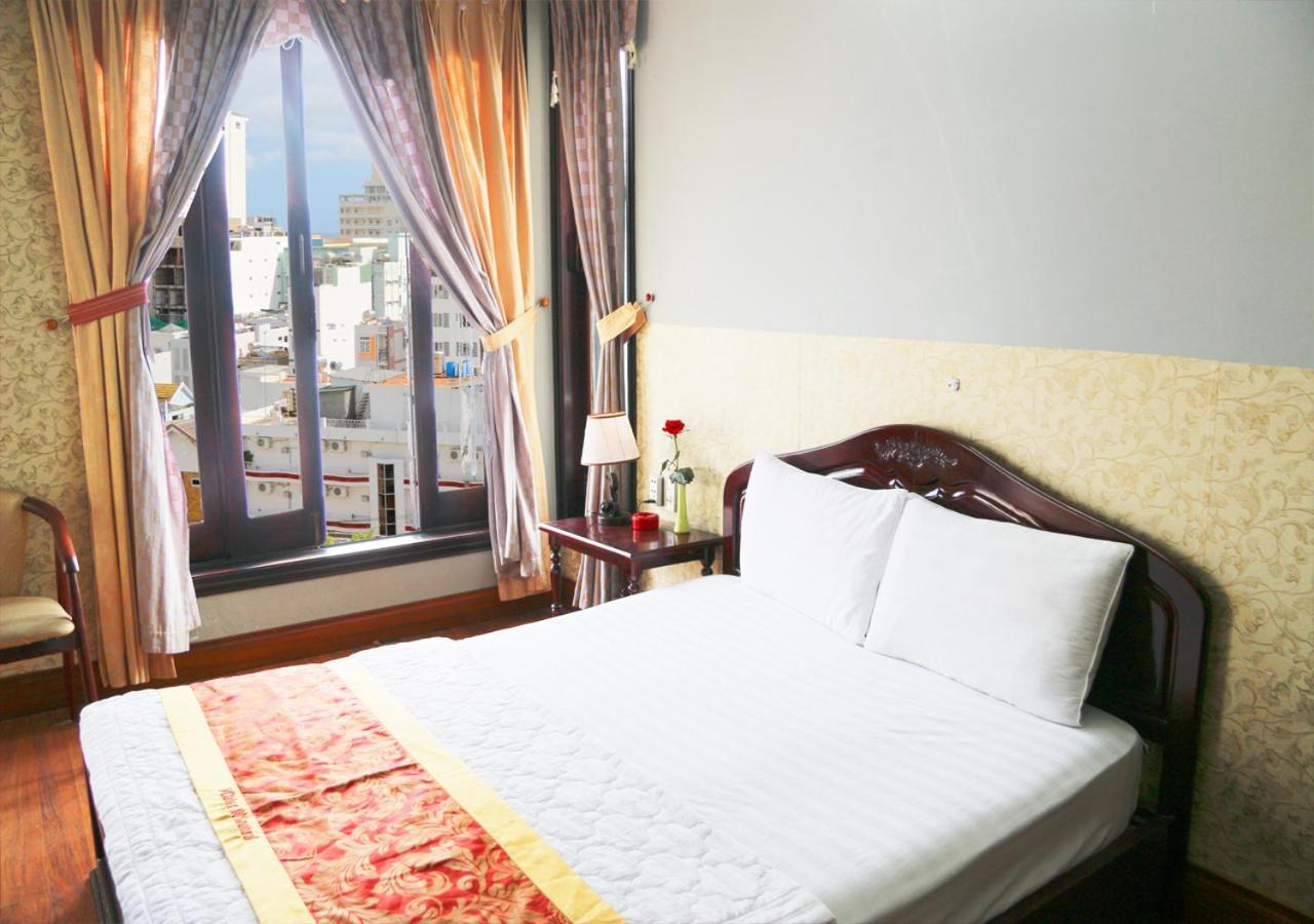 Ponys Hotel Nha Trang Exteriör bild