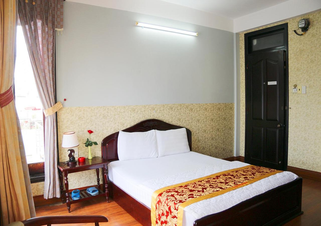 Ponys Hotel Nha Trang Exteriör bild