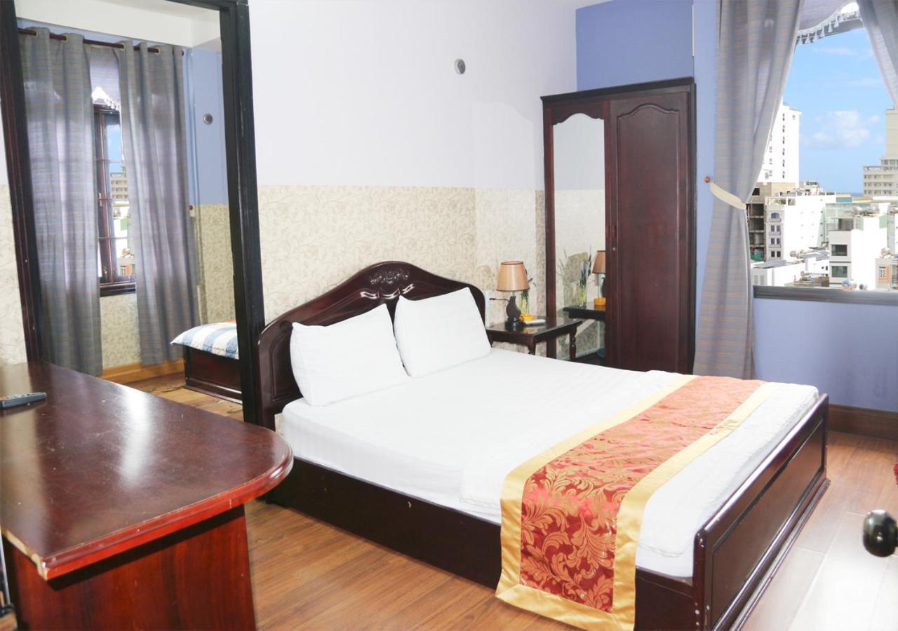 Ponys Hotel Nha Trang Exteriör bild