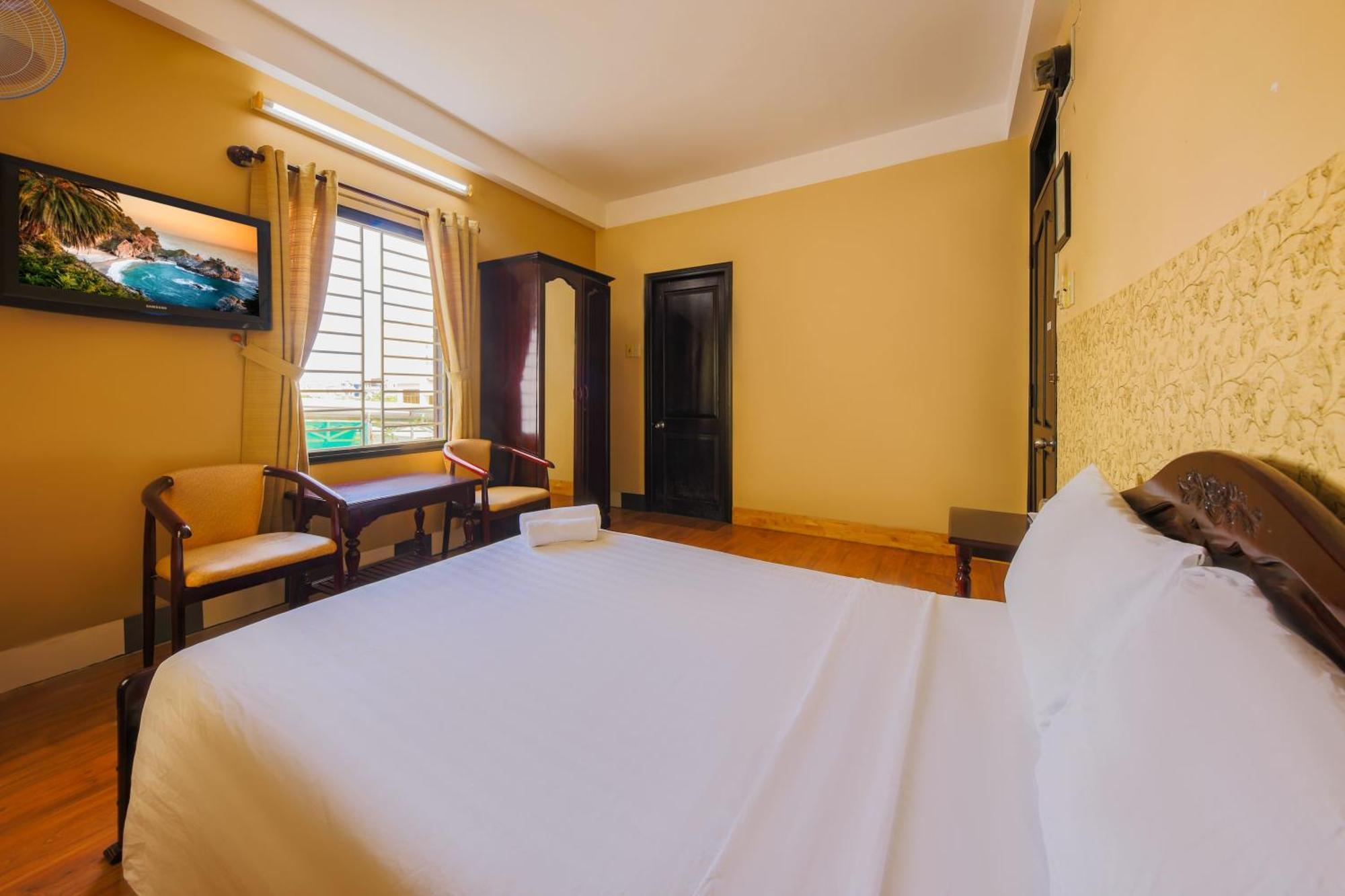 Ponys Hotel Nha Trang Exteriör bild