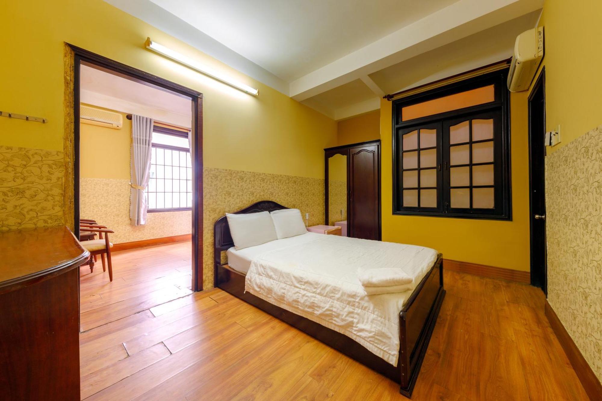 Ponys Hotel Nha Trang Exteriör bild