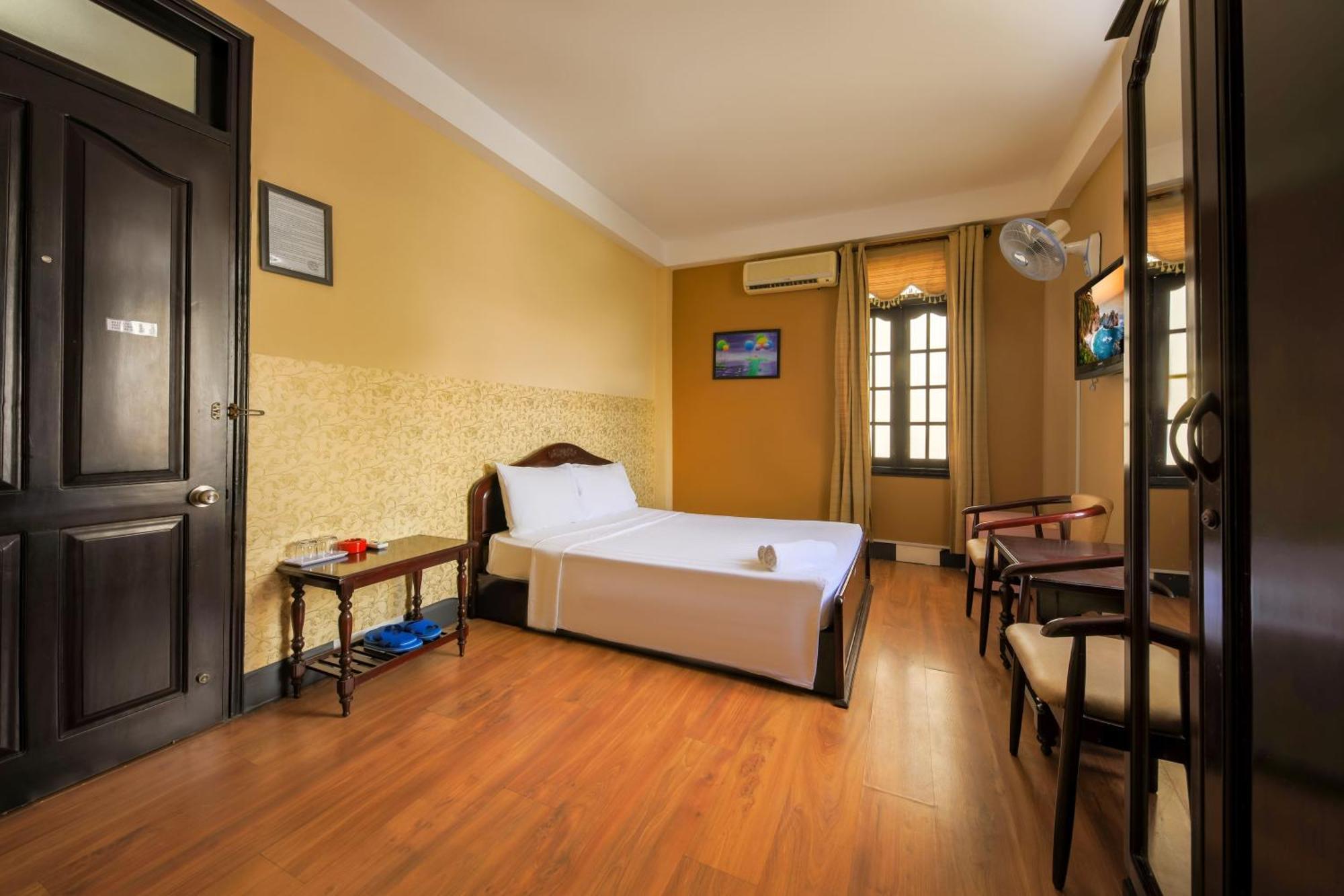 Ponys Hotel Nha Trang Exteriör bild