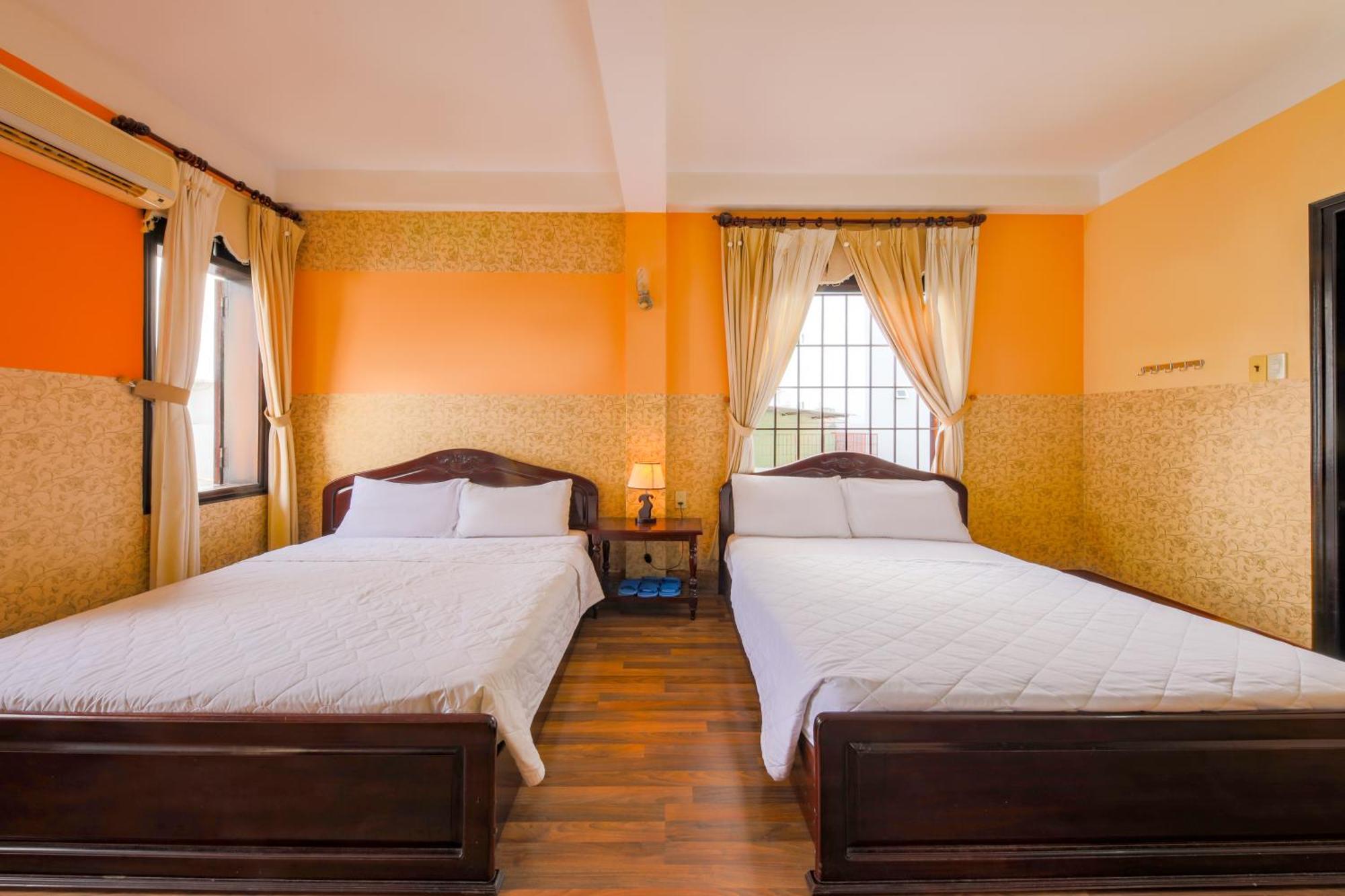 Ponys Hotel Nha Trang Exteriör bild