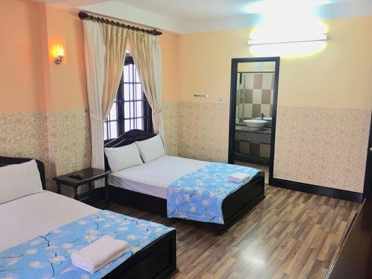 Ponys Hotel Nha Trang Exteriör bild