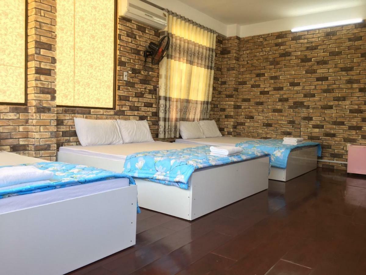 Ponys Hotel Nha Trang Exteriör bild