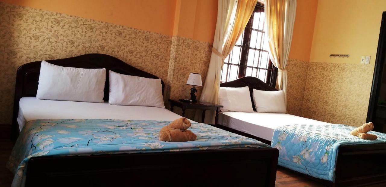 Ponys Hotel Nha Trang Exteriör bild